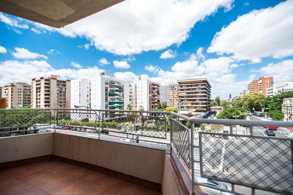 Amplio Piso En Nervion, Excelente Zona De La Ciudad. Sevilha Exterior foto